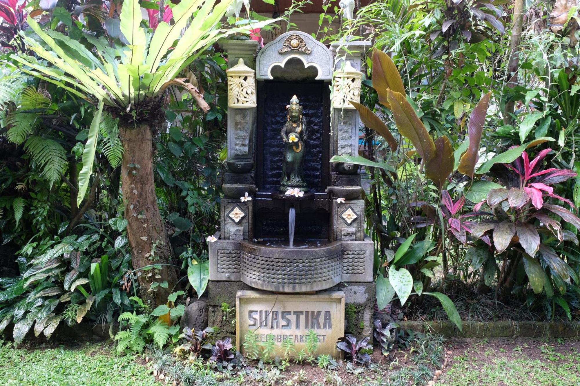 Suastika Guest House Ubud Екстериор снимка